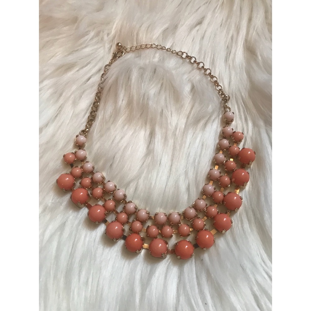 Peach color scheme necklace